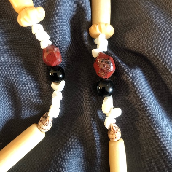 Shell/Bead Necklace - Picture 6 of 7